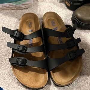 Black Birkenstock size 36 soft bed barely worn